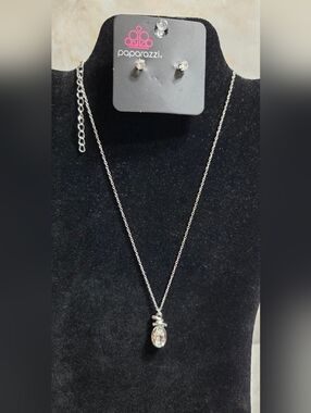 paparazzi Silver Sparkle Teardrop Necklace & Stud Earrings Set